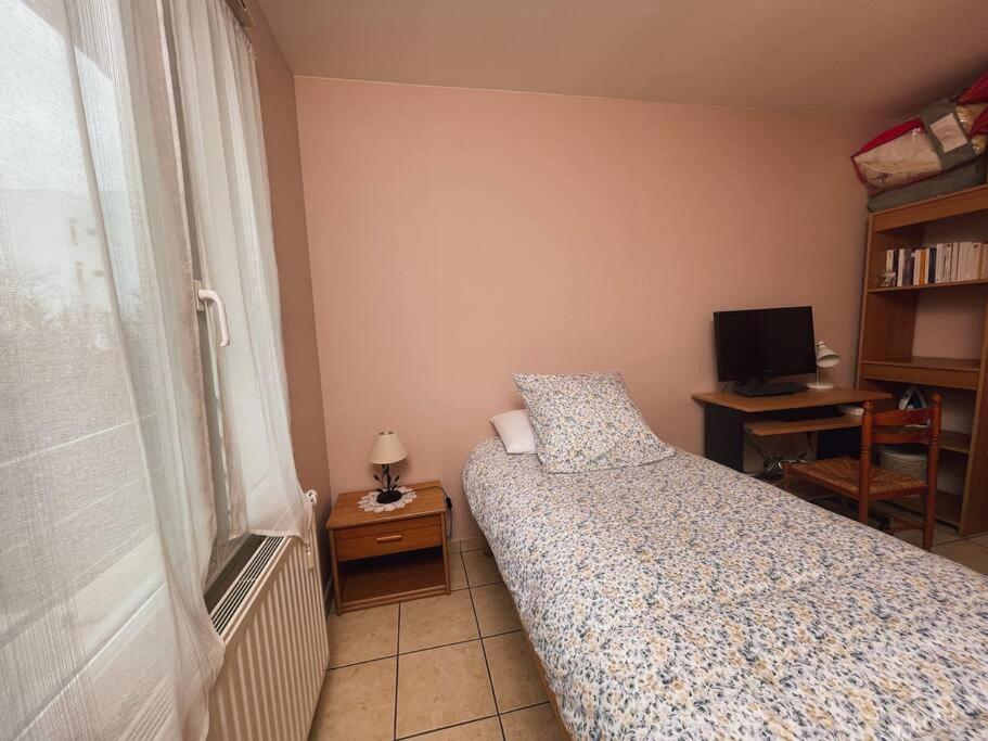 Ferienwohnung La Perle Rose Only Women Femmes Uniquement Vénissieux Exterior foto